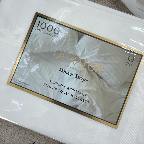 1000 Thread count Queen sheets set NWT - Picture 2 of 4